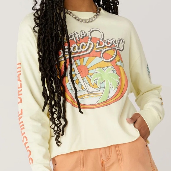 Daydreamer Beach Boys Graphic Long Sleeve Crop Top - Picture 2 of 8